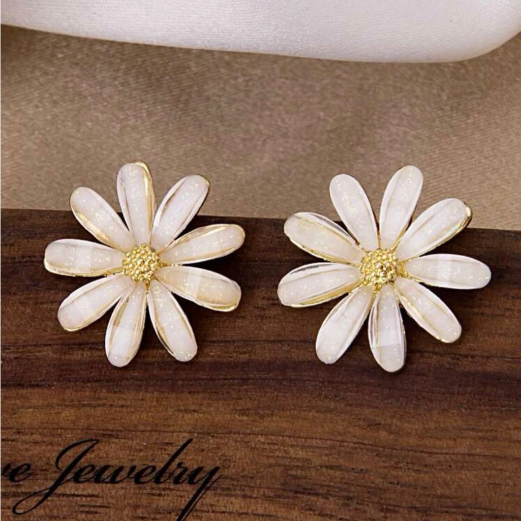 Flower Daisy Stud Earrings White Studs Jewelry Gift New